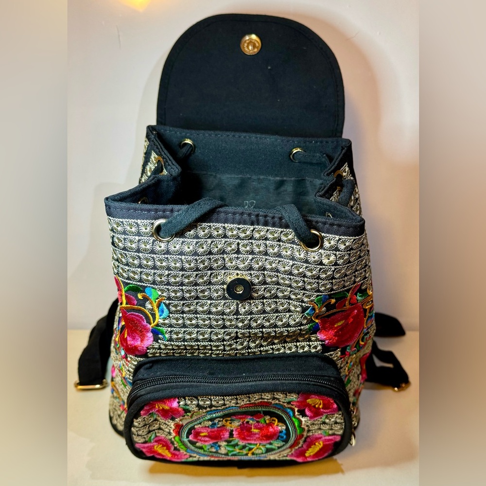 Unique Flowery Backpack - one of a kind - Picture 3 of 15